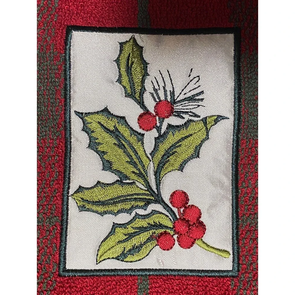 Kohls Christmas Holly 2 PC Set Hand Towels Red Green Plaid Winter 100% Cotton